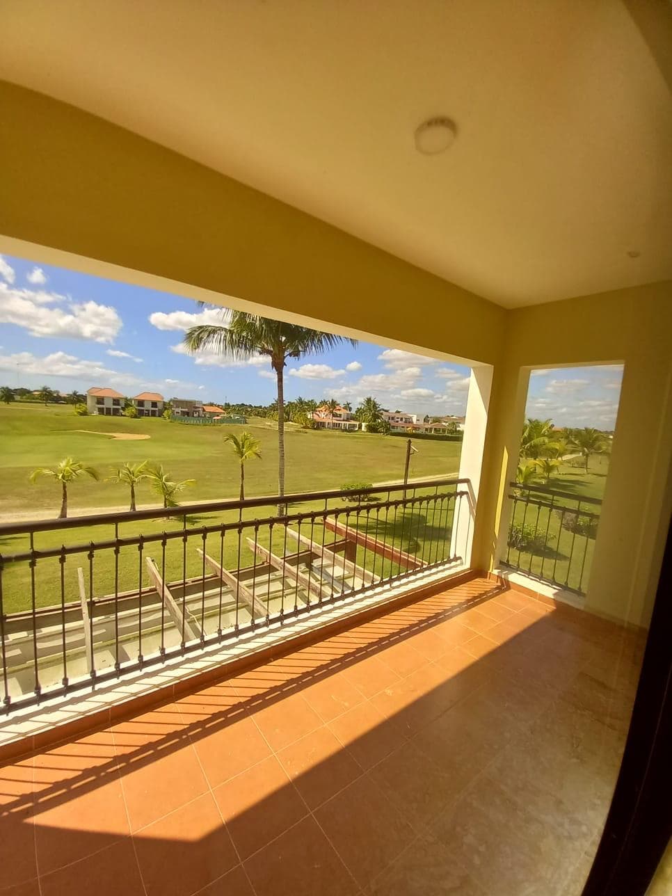 Apartamento en venta La Estancia Golf listo con hermosa vista al campo de golf