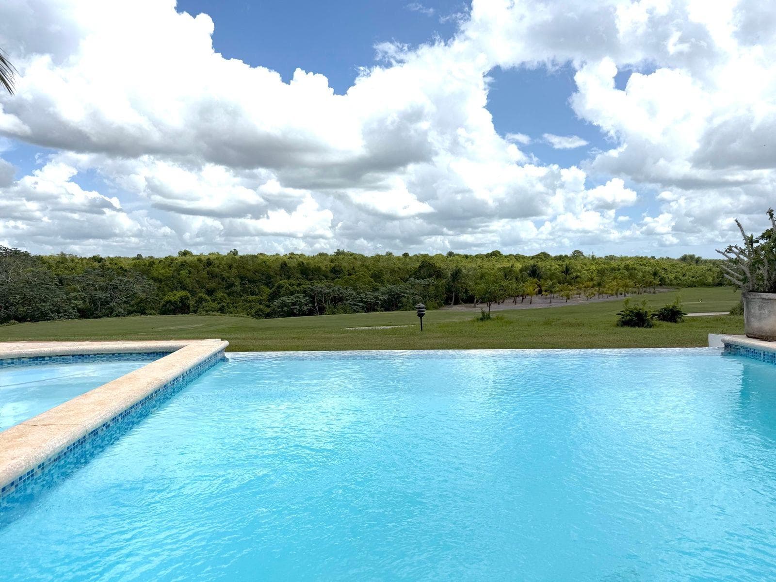 Villa en Venta en La Estancia Golf RD | 4 Habitaciones y Piscina